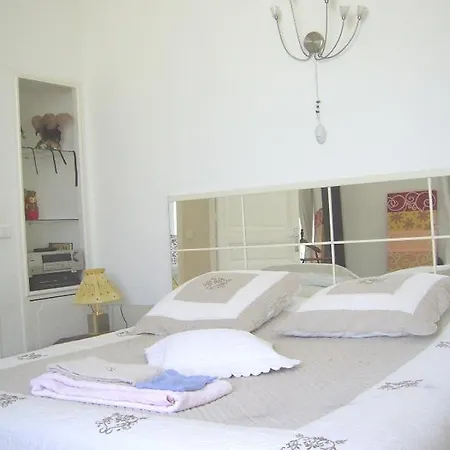 Centre Calme Festivales Plages Apartment *